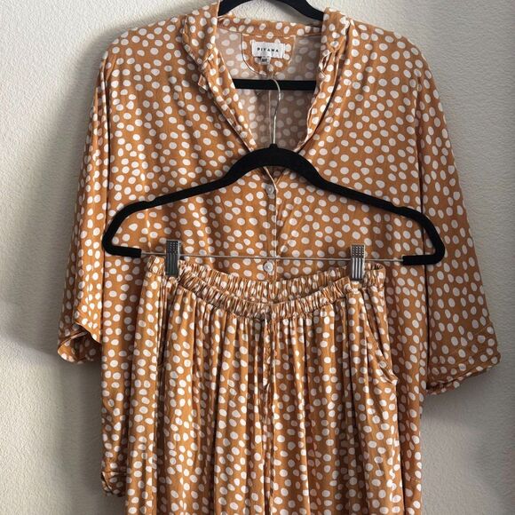 Piyama Women’s Polka Dot Pajama Set M/L Tan White Spot Lounge 2-PieceRelaxed Fit - Picture 1 of 7